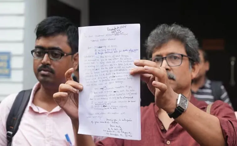 West Bengal BLO dead, suicide note blames SIR