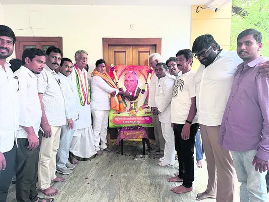 గురుభక్తి చాటుకున్న నరేశ్‌ జాదవ్‌