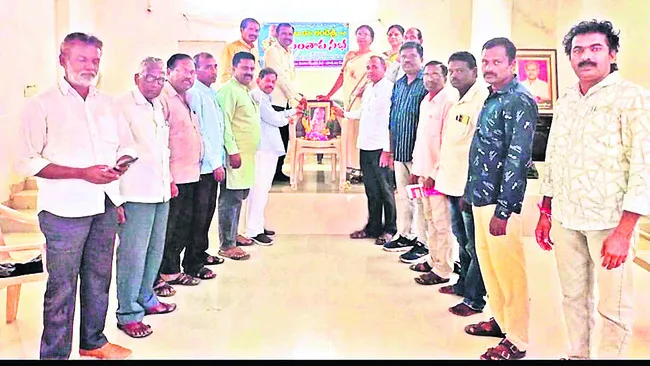 కలం గళమై చైతన్యం రగిలించిన అందెశ్రీ