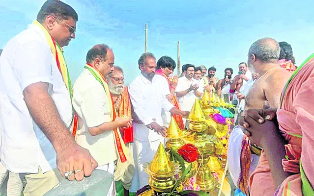 వైభవంగా శిఖర కలశ ప్రతిష్ఠ 