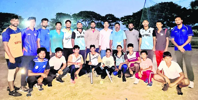 రాష్ట్రస్థాయి సాఫ్ట్‌బాల్‌ టోర్నీలో విజేతగా నిలవాలి 
