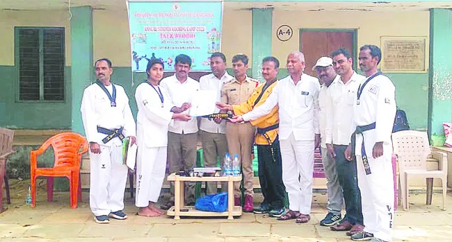 ఆత్మరక్షణకు కరాటే దోహదం