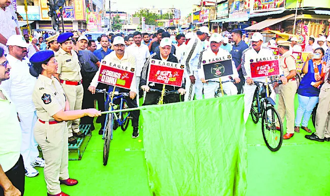 బ్రో.. డ్రగ్స్‌ వద్దు, సైకిల్‌ తొక్కు 