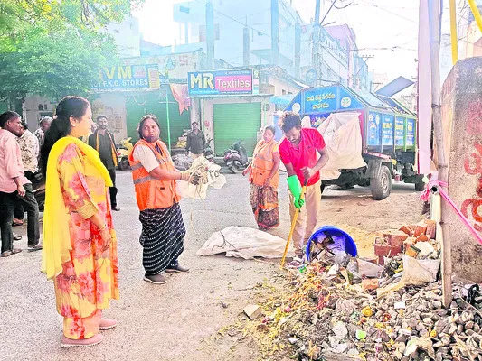 చెత్త తొలగింపులో నిర్లక్ష్యం తగదు