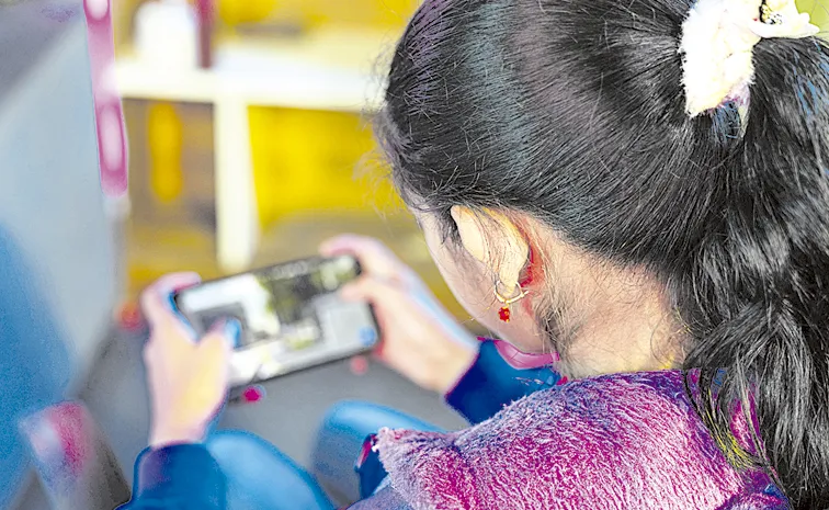 Children Addicted To Smartphones