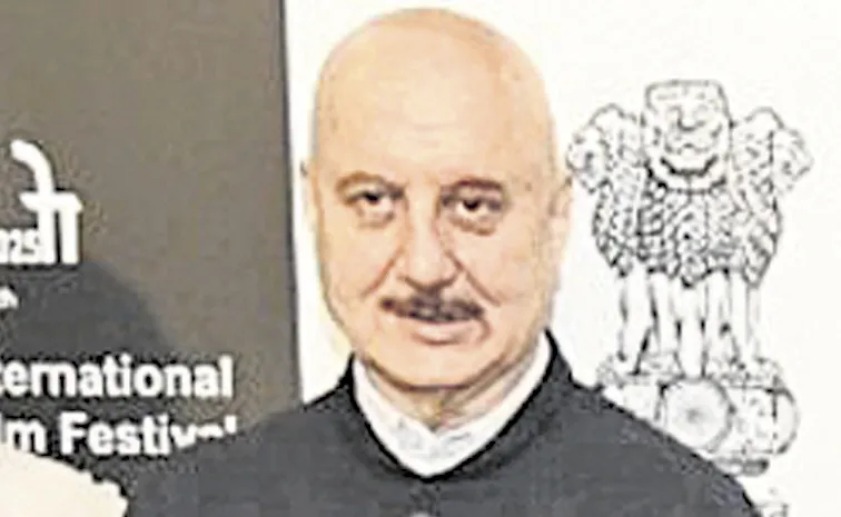 అప్పుడు ముంబై వదిలేద్దామనుకున్నా!: అనుపమ్‌ ఖేర్‌