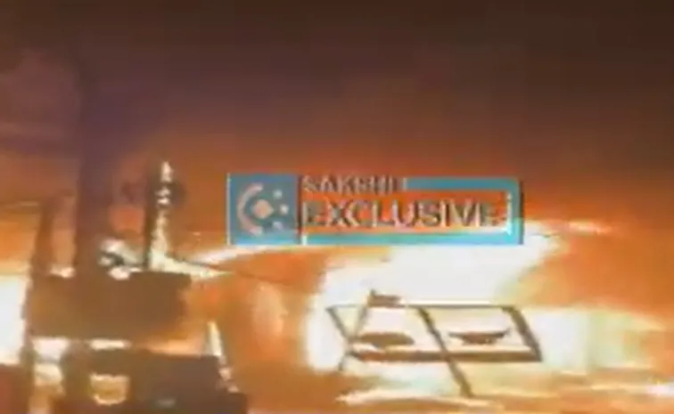 Major Fire Accident In Old Basti Shalibanda Hyderabad