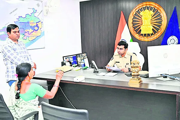 ఎస్పీ కార్యాలయానికి 60 అర్జీలు 