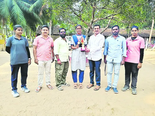 జాతీయ బాస్కెట్‌బాల్‌ పోటీలకు ఛరిష్మా 