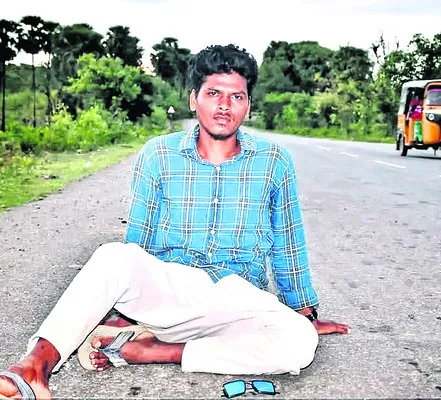 బైక్‌ ఢీకొని మహిళ మృతి