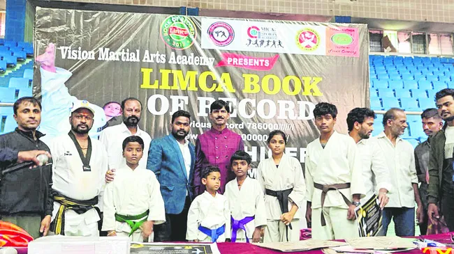 లిమ్కా బుక్‌ ఆఫ్‌ రికార్డ్స్‌లో చోటు