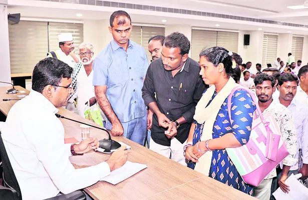 ప్రజావాణికి అర్జీల వెల్లువ 