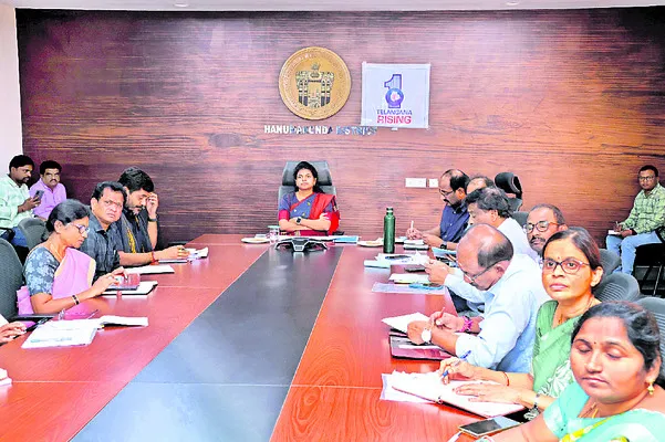 మహిళా సంఘాలకు వీఎల్‌ఆర్‌ నిధులు