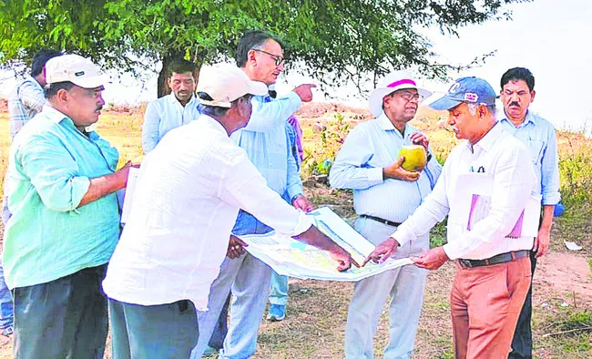 ఎడ్యుకేషన్‌ హబ్‌ పనుల్లో వేగం పెంచాలి 