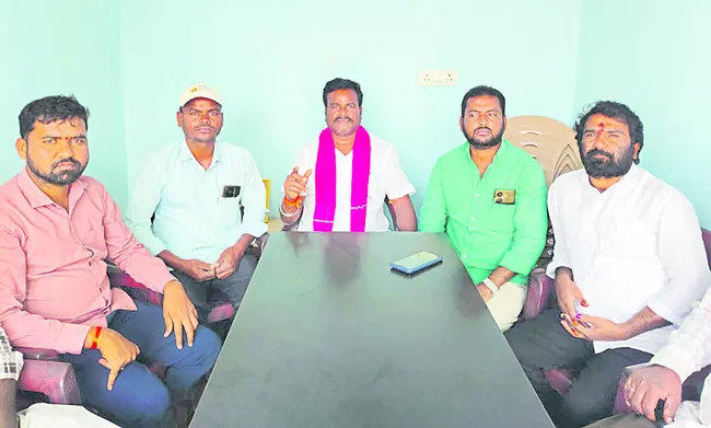 సర్పంచ్‌ రిజర్వేషన్లపై ఆగ్రహం 