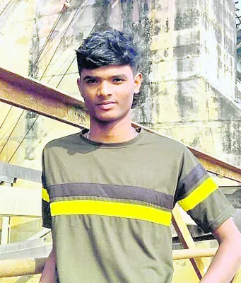 కాలువలో జారిపడి విద్యార్థి మృతి  
