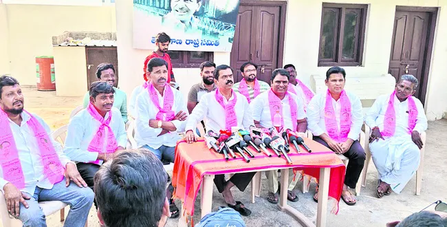 కేసులు నమోదు చేస్తే తాటతీస్తా.. 