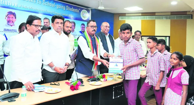 విద్యార్థి జీవితంలో పదో తరగతి కీలకం 