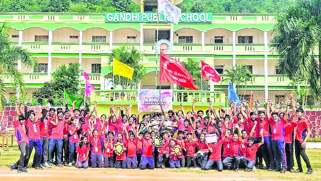 ఉత్సాహంగా క్రీడోత్సవాలు 