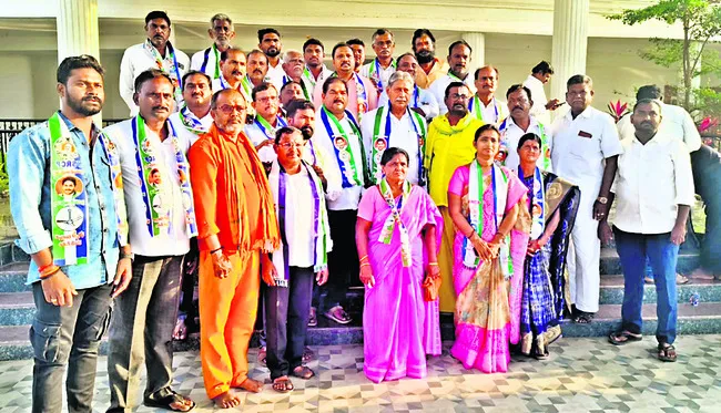 వాటర్‌ గ్రిడ్‌ పథకం పెండింగ్‌ పనులు పూర్తి చేయాలి