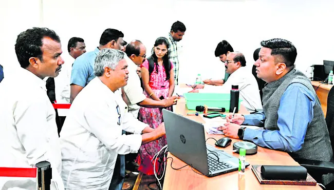 సమస్యల పరిష్కారంపై దృష్టి సారించాలి 