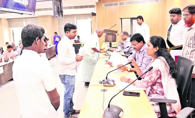 ప్రజావాణి ఫిర్యాదులు వెంటనే పరిష్కరించాలి 