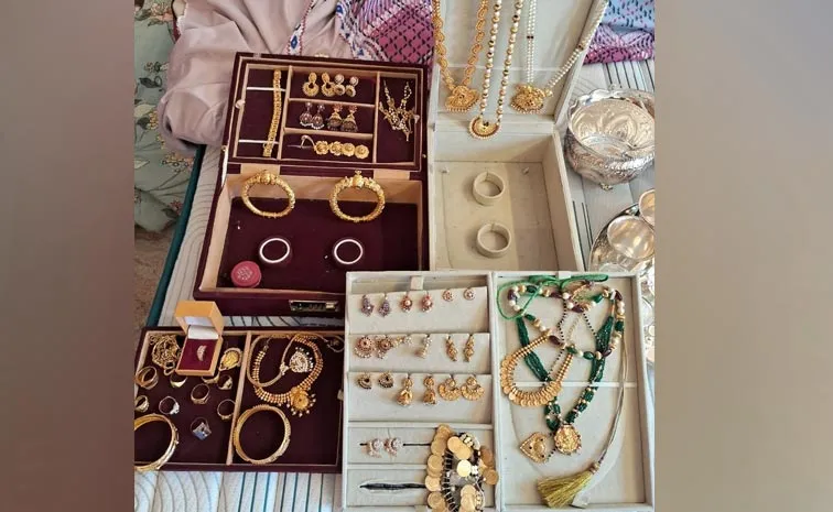 Karnataka Lokayukta Major Raid On Govt Officials Full Details