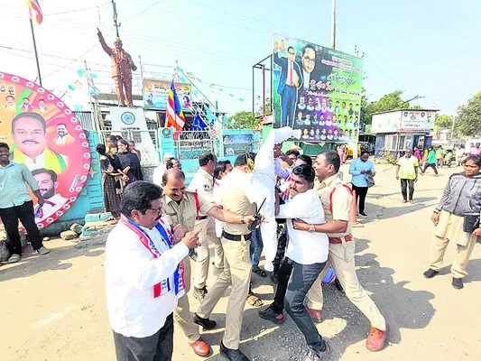 ‘పోలీసులతో బీసీ   ఉద్యమాన్ని ఆపలేరు’