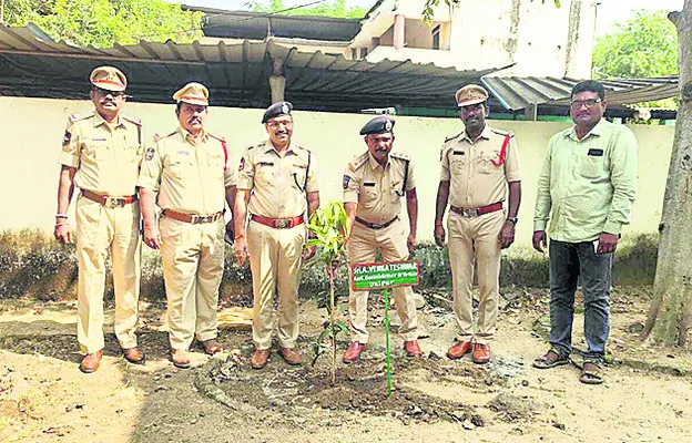 ప్రజాహితమే పోలీసుల లక్ష్యం 