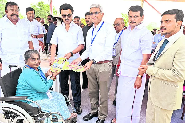 సెమ్మోళి పార్కు అంకితం 
