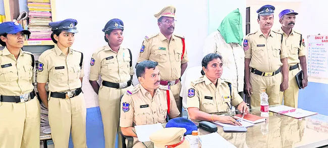 భార్యను హతమార్చిన భర్త అరెస్ట్‌
