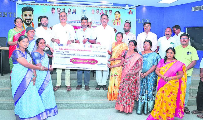 గ్రామాల్లో పండుగ వాతావరణం
