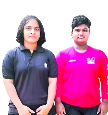 వెయిట్‌ లిఫ్టింగ్‌ పోటీల్లో బాలికలకు బంగారు పతకాలు