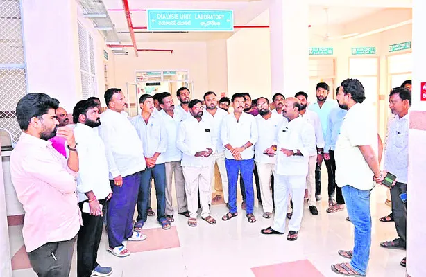 ఆస్పత్రిని త్వరితగతిన ప్రారంభించాలి