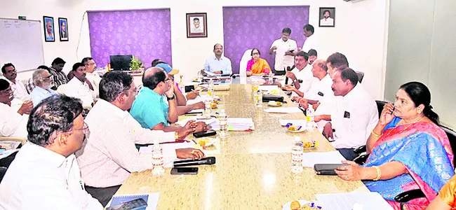 రైతులు ఇబ్బందులు పడుతున్నారు