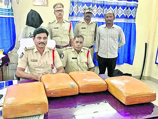 గంజాయి అక్రమ రవాణా