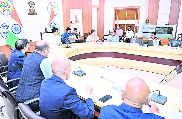 స్వచ్ఛంద సంస్థలు ముందుకు రావాలి 