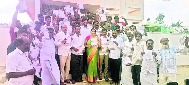 ప్రైవేటీకరణతో వైద్యవిద్య అందనిద్రాక్షే 