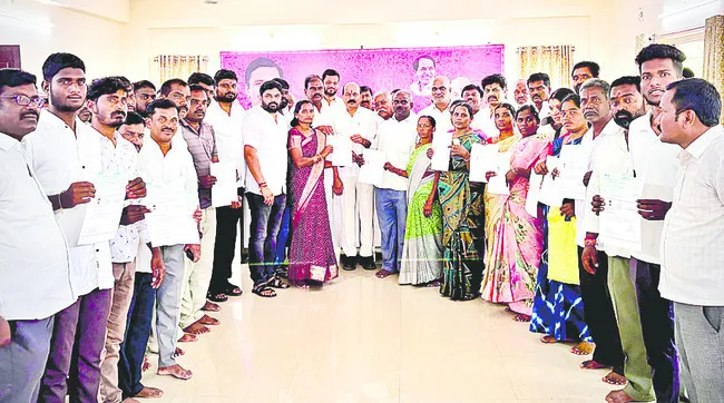 భూములు లాక్కోవడం తప్ప అభివృద్ధి శూన్యం