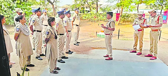 ప్రతి పల్లైపె ఫోకస్‌ పెట్టండి 
