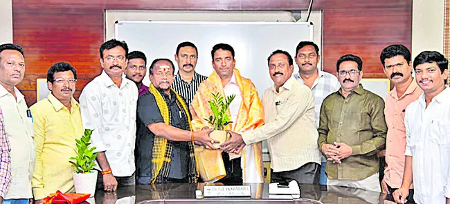 సమష్టి కృషితోనే సమగ్రాభివృద్ధి సాధ్యం 