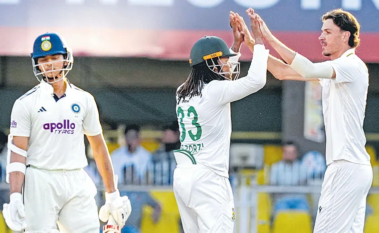 India heading for defeat in second Test