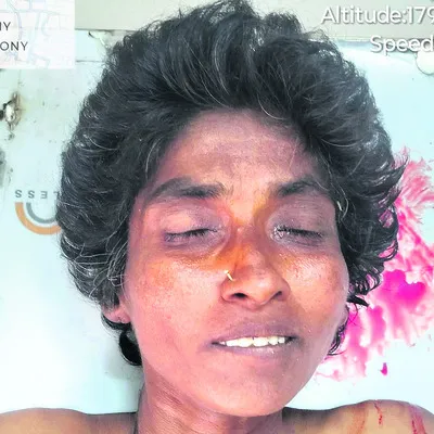 గుర్తుతెలియని వాహనం ఢీకొని మహిళ మృతి