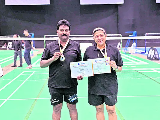 అంతర్జాతీయ పోటీల్లో లింగేశ్వరరావుకు పతకాలు 