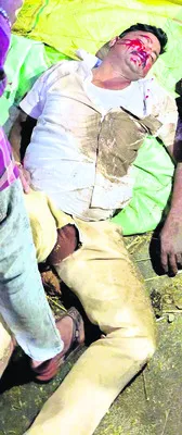 బైక్‌ అదుపుతప్పి వ్యక్తికి గాయాలు
