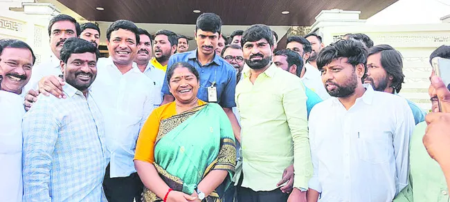 కడ్తాల్‌కు మంత్రి సీతక్క 