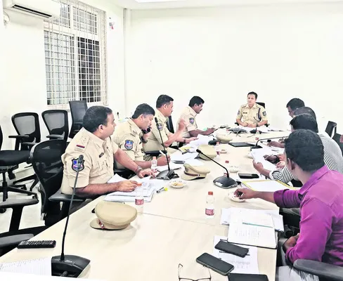 నియమావళిని అమలు చేయాలి