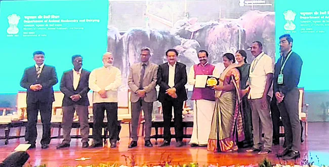 జూనియర్‌ వెటర్నరీ ఆఫీసర్‌కు జాతీయస్థాయి పురస్కారం 