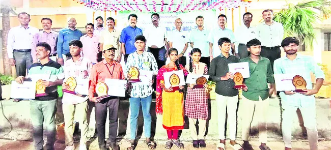 నూతన ఆవిష్కరణలు రూపొందించాలి