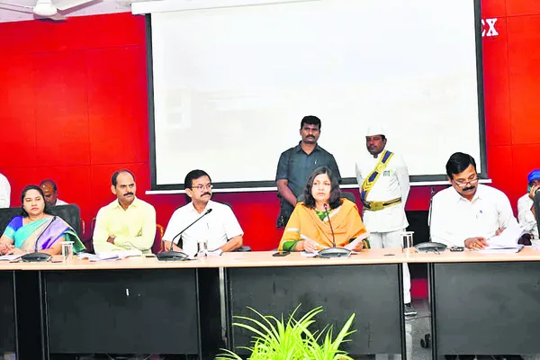 ఎన్నికల కోడ్‌ పక్కాగా అమలు చేయాలి 